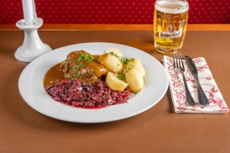 Gasthaus Julchen Hoppe - Foto deutsche Küche roulade mit rotkohl