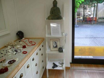 Schmuck & Kunsthandwerk dekorierter schmuck im geschäft