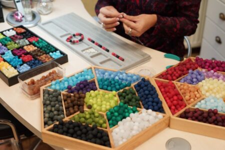 Schmuck & Kunsthandwerk schmuck wird in handarbeit hergestellt