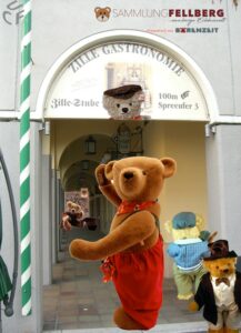 © Dr. Ursula Fellberg, bearbeitete Schnappschüsse im Nikolaiviertel und Buchcover