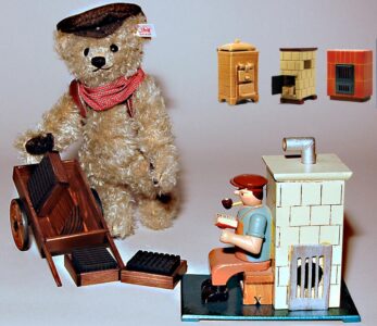 © Dr. Ursula Fellberg: Teddybär „Kohlenträger“ von Steiff 
und gehört zur Sammlung Fellberg