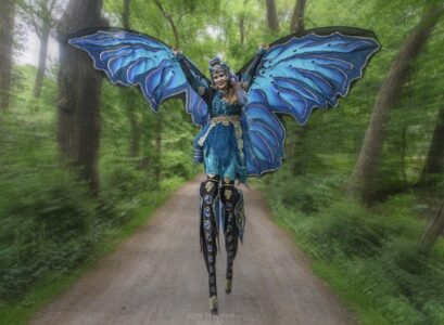 Foto: Jens Hagens Foto einer Frau im Schmetterlingskostüm