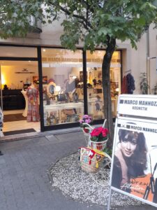 Marco Mannozzi Foto der Make Up Lounge von außen