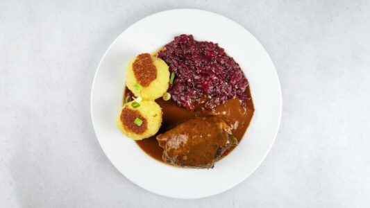 Gasthaus Julchen Hoppe - Foto deutsche Küche rotkohl klösse