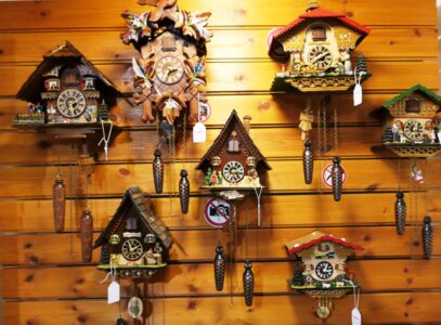 erzgebirgischer weihnachtsmarkt kuckucksuhren