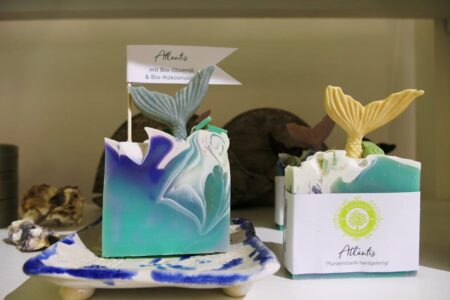 sauberkunst grüne und blaue seifen