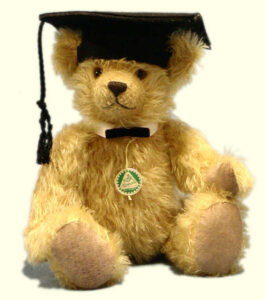 teddyladen beiger teddybär mit doktorhut