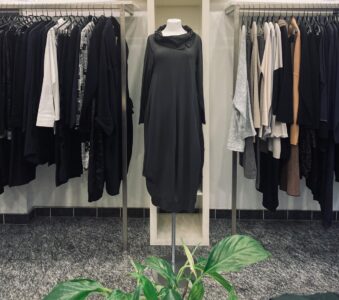 valeri mode damenmode dekoriert und auf bügeln