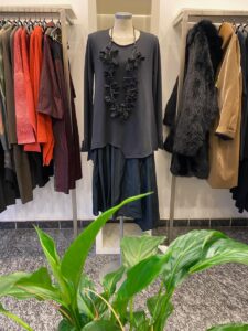 valeri mode damenmode schwarzes kleid