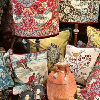 fröhlich wohnen lampen und kissen