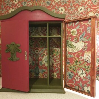 fröhlich wohnen kleines dekoriertes schränkchen