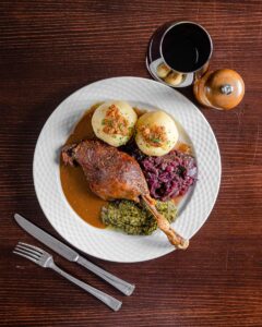 gasthaus mutter hoppe entenkeule rotkohl und klösse