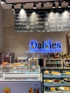 cafe daisies speisekarte über dem bedientresen