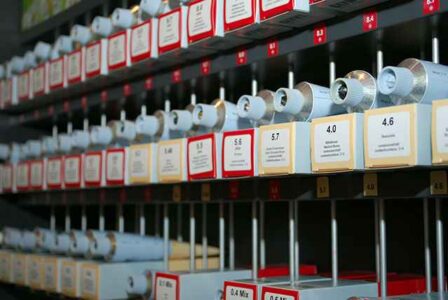 haartick haarfärbeprodukte im regal