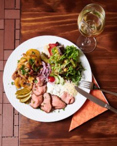 gasthaus mutter hoppe roastbeef mit salat