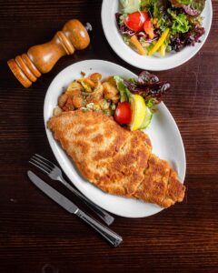 gasthaus mutter hoppe schnitzel mit bratkartoffeln