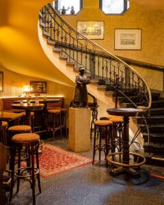 gasthaus mutter hoppe gewundene treppe im innenbereich