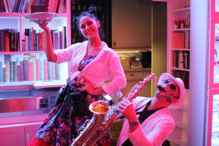 wilde matilde saxophonspieler und kellnerin