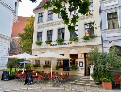 kaffeestube aussenbereich an der nikolaikirche