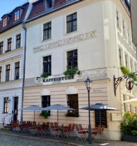 kaffeestube aussenbereich an der nikolaikirche