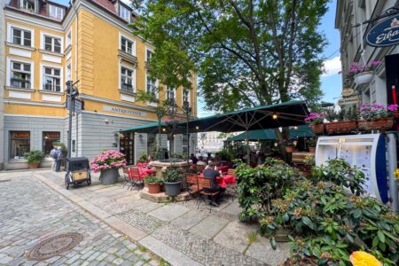 Die Eiergasse, Berlins kürzeste Strasse, Blickrichtung zum Mühlendamm