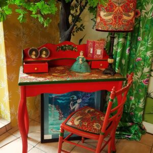 restaurierter schreibtisch william morris bei Raumausstatter fröhlich wohnen in Berlin-Mitte