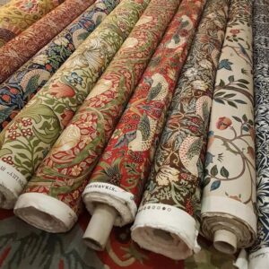 auswahl von stoffen bei Raumausstatter fröhlich wohnen in Berlin-Mitte