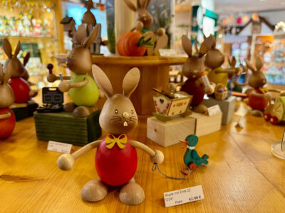 Osterfiguren aus Holz - Erzgebirgischer Weihnachtsmarkt