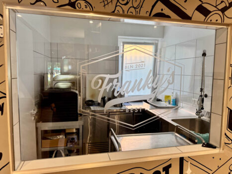 Blick in die Produktionsküche bei Frankys Best