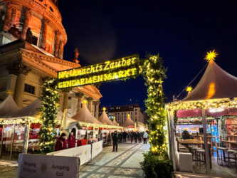 Weihnachtsmarkt WeihnachsZauber am Gendarmenmarkt Weihnachtsmarkt WeihnachsZauber am Gendarmenmarkt